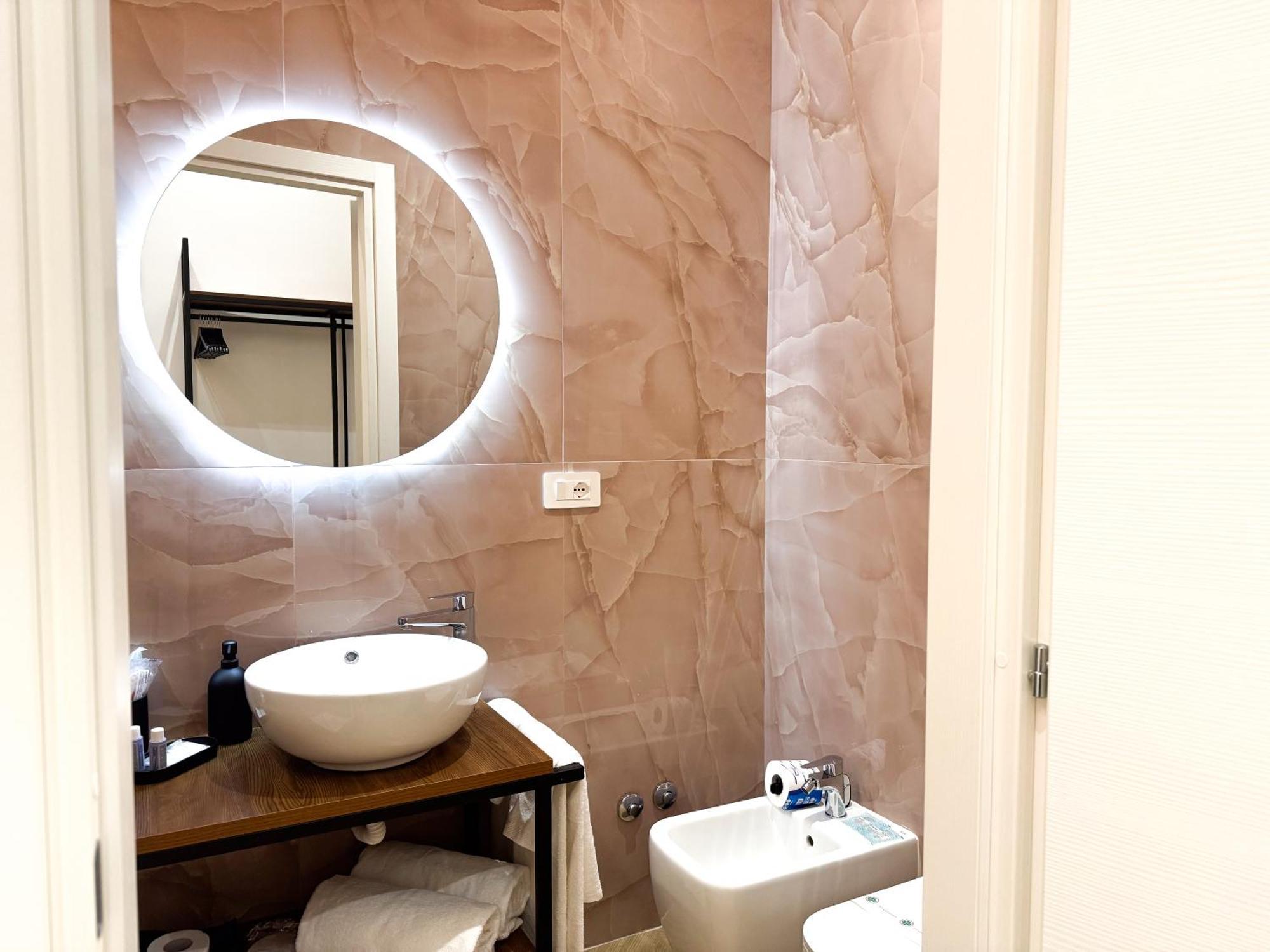 Toledo Luxury Rooms - Lr Collection Naples Exterior photo